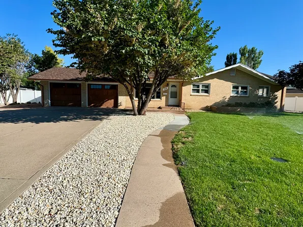 1618 Lynwood Ln, Pueblo, CO 81005