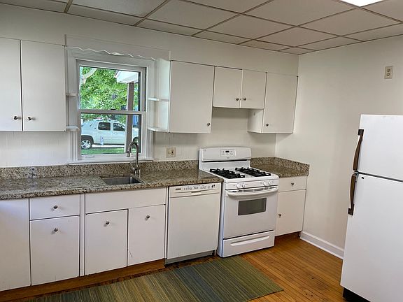 3rd image of 431 W Franklin Ave APT 1