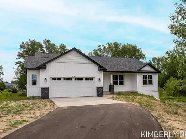 10886 Douglas Dr, Allendale, MI 49401