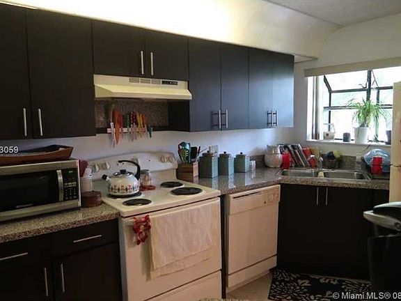 4th image of 1232 S Military Trl APT 1923