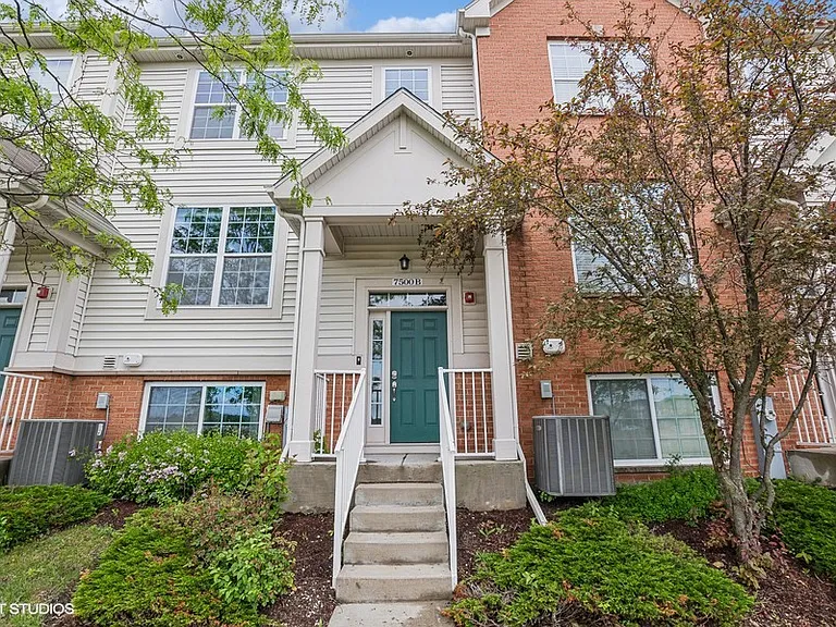 7500 Savoy Ln #B — Photo 1