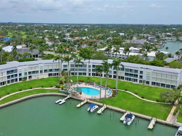 383 Harbour DR #204, NAPLES, FL 34103