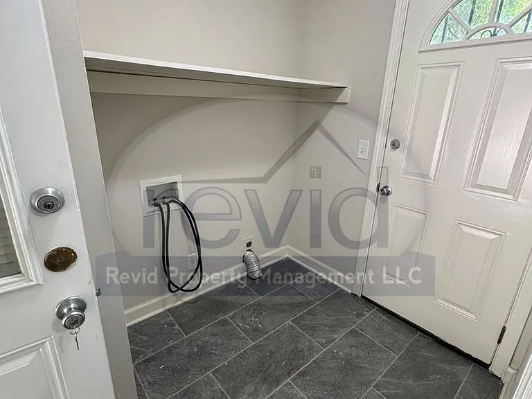 5467 Derron Ave — Photo 11