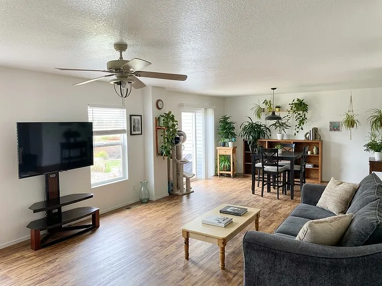 1912 Dove Creek Cir — Photo 3