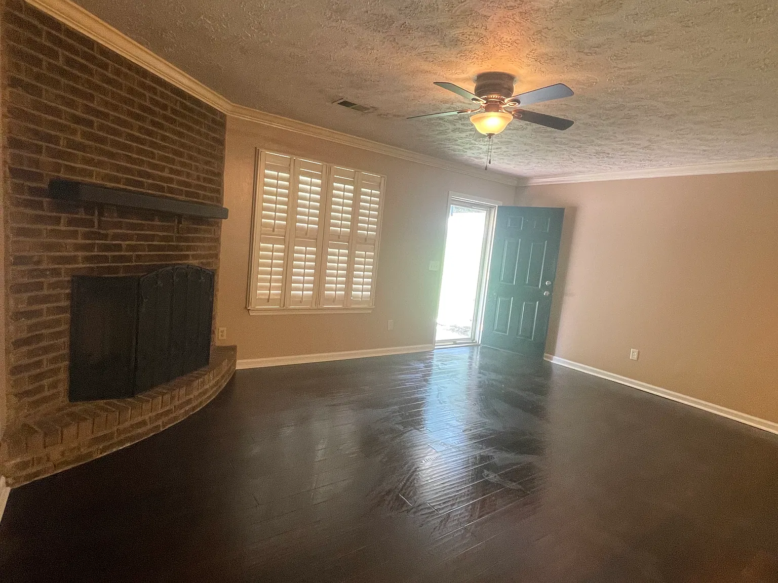 3 bed, 1200 sqft, $1,250 — Photo 3