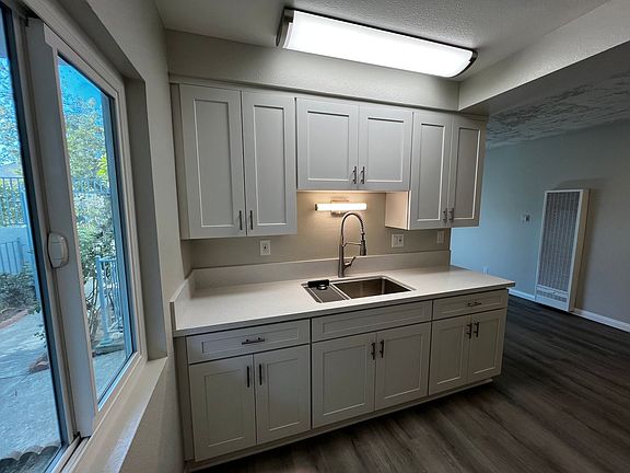 4th image of 6324 Pickering Ave #F