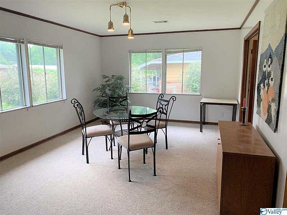 4th image of 3015 Bayless Dr SW