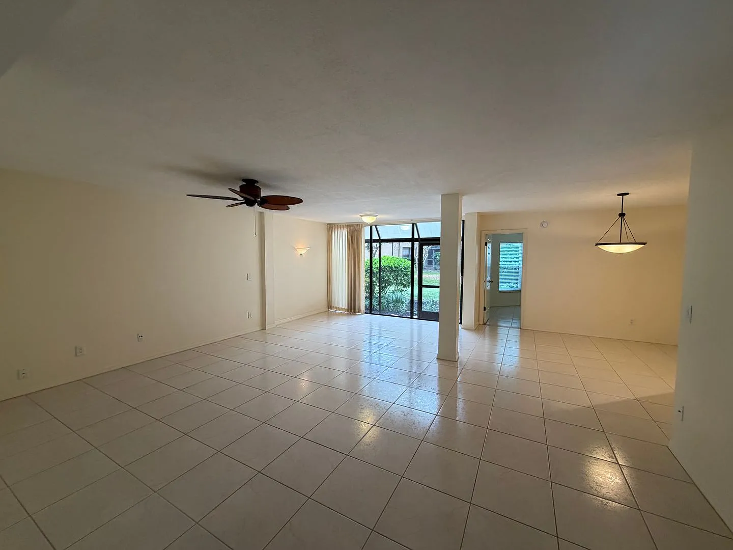 Spacious 2 Bedroom, 2 Bathroom Condo in Gated Lake Pineloch Village! — Photo 3