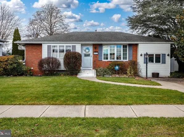 15 Cannon Dr, Hamilton, NJ 08690