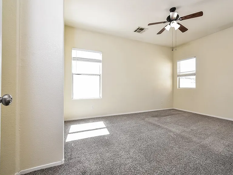 4924 White Jade St — Photo 10