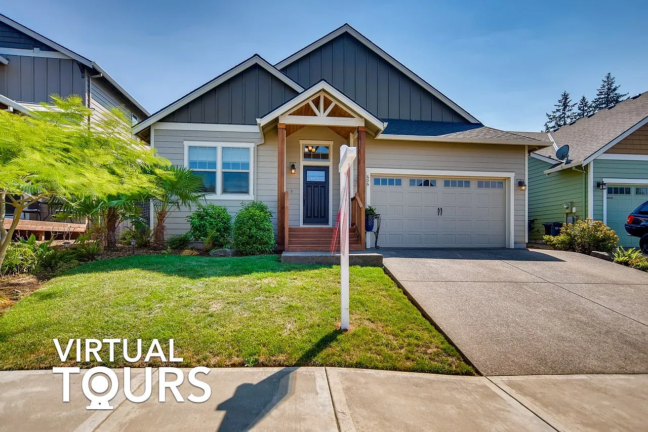 606 NE Megan Dr photo 1