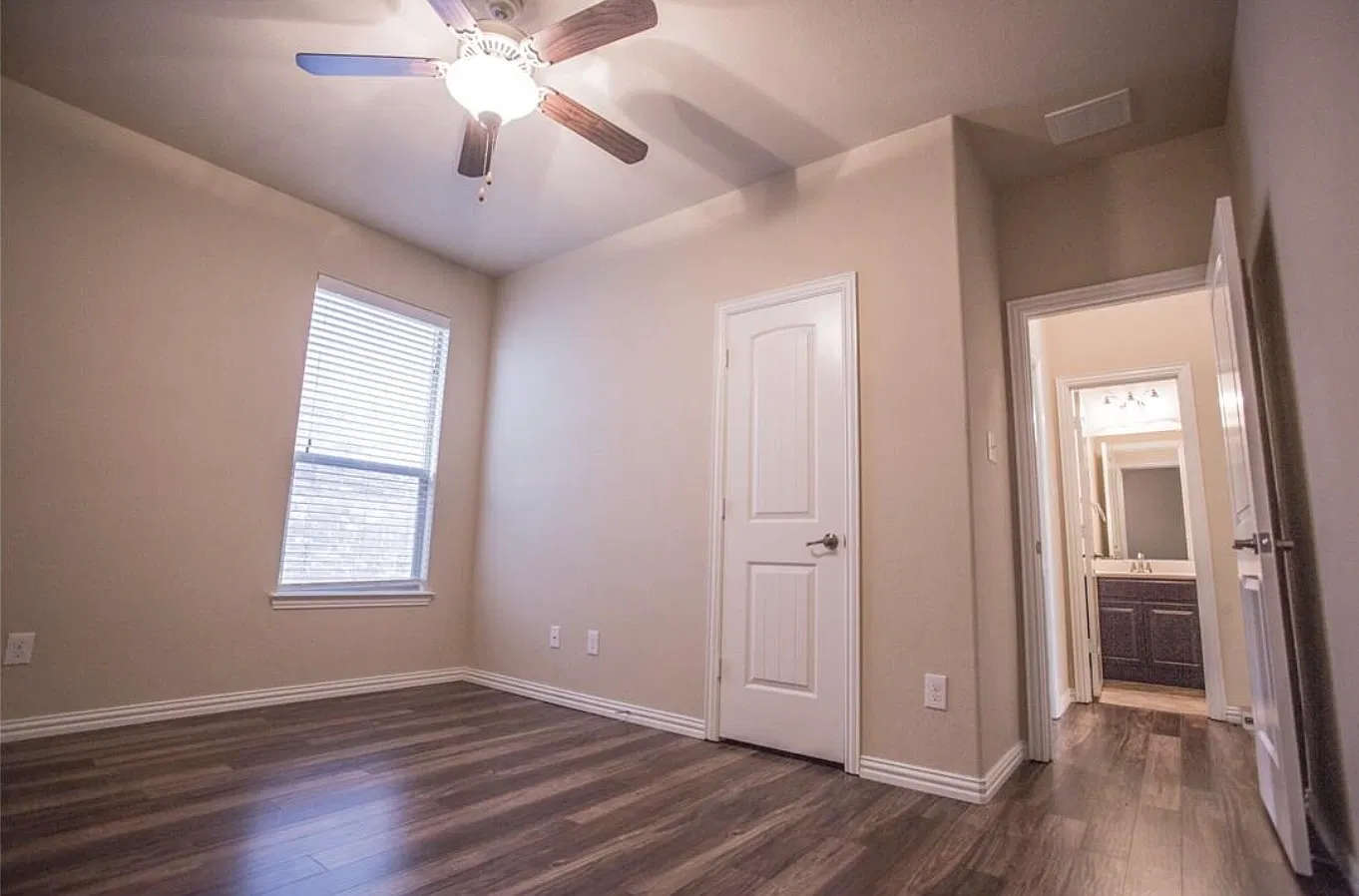 3 bed, 1574 sqft, $2,200 — Photo 3