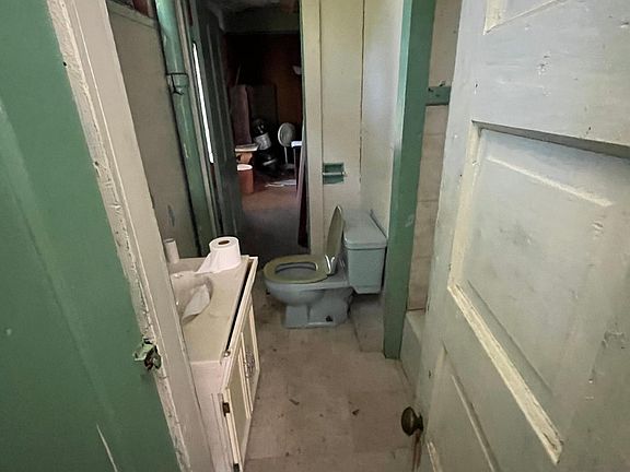 3rd image of 1104 W Adrian G Hinton Ave