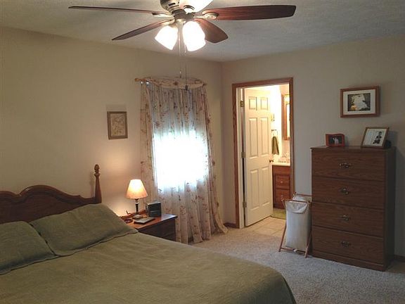 5th image of 1021 Newpark Dr