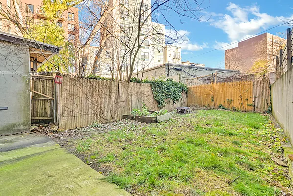 Rented by Brownstone Property Group | media 27