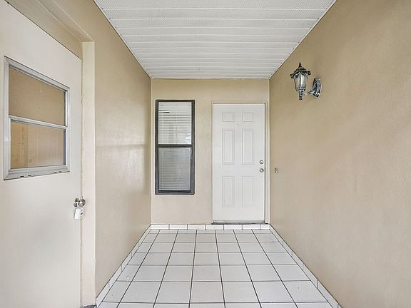 3rd image of 1008 Olliff Way