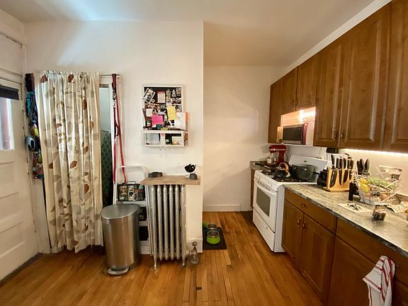 4th image of 5538 N Winthrop Ave APT 1