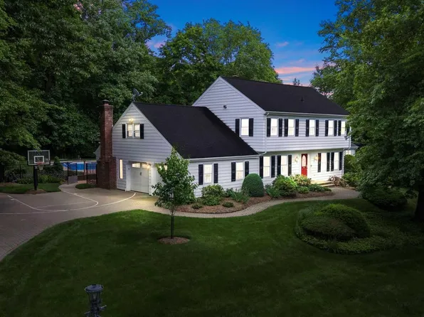 774 Highview Dr, Wyckoff, NJ 07481