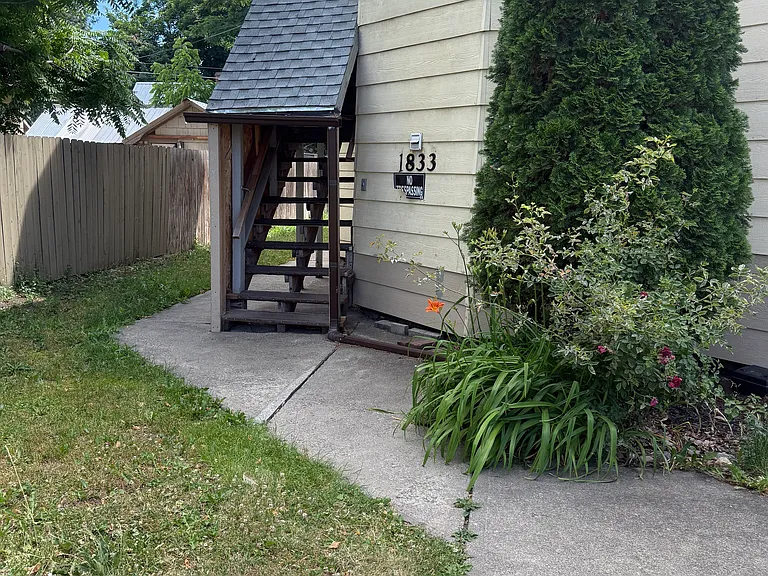 1833 W Dean Ave #4 — Photo 15
