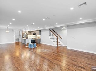 321 Tontine Ave, Lyndhurst, NJ 07071