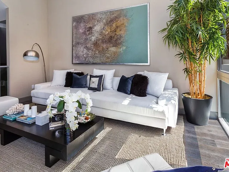 1217 Horn Ave #101 — Photo 10