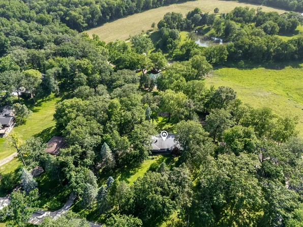 310 Woodlawn Rd, Long Grove, IA 52756