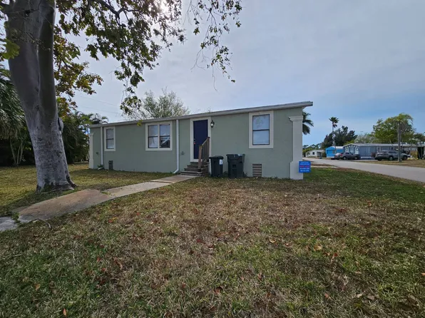 436 Gnu Dr, North Fort Myers, FL 33917