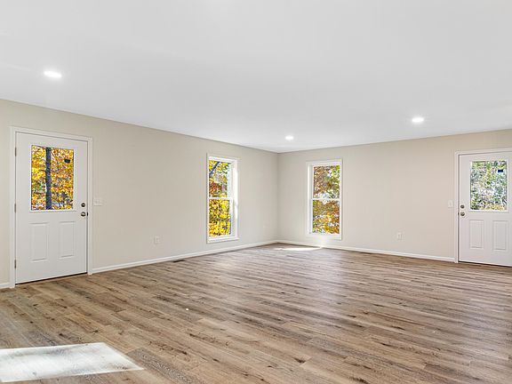 4th image of 335 John Lemley Ln