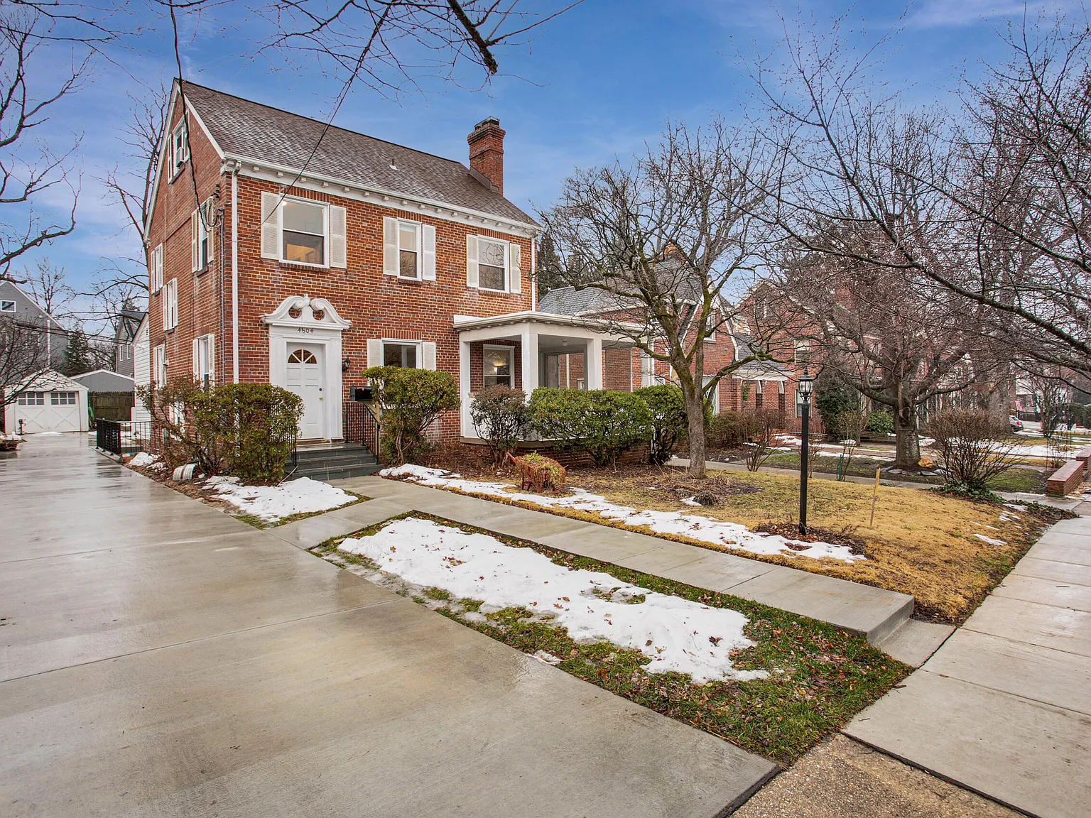 4 bed, 2.5 bath, 2262 sqft, $5,100 — Photo 3