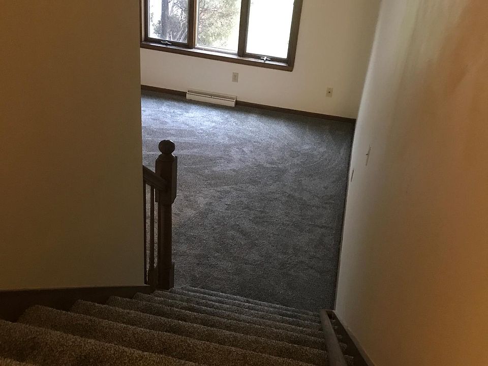 New carpet and paint going up to 2nd floor bedrooms and full bath