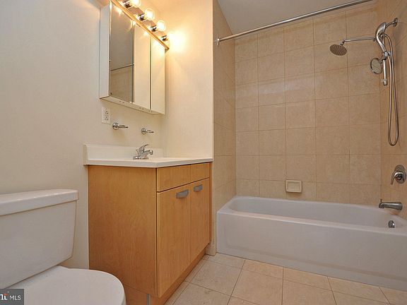 5th image of 2 Leverington Ave #51