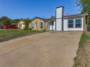 866 Mirike Dr, White Settlement, TX 76108