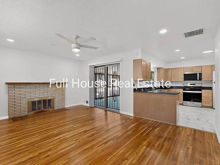 3500 Pitt St NE — Photo 8