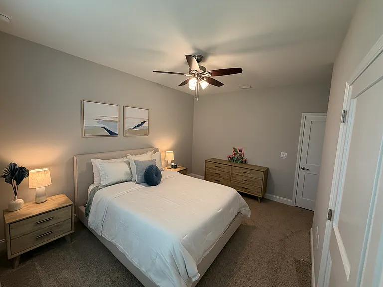 569 W Pine St — Photo 10