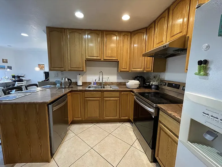 42910 Corte Habana — Photo 1