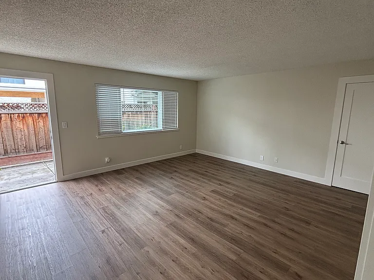 1172 Brace Ave #5 — Photo 3