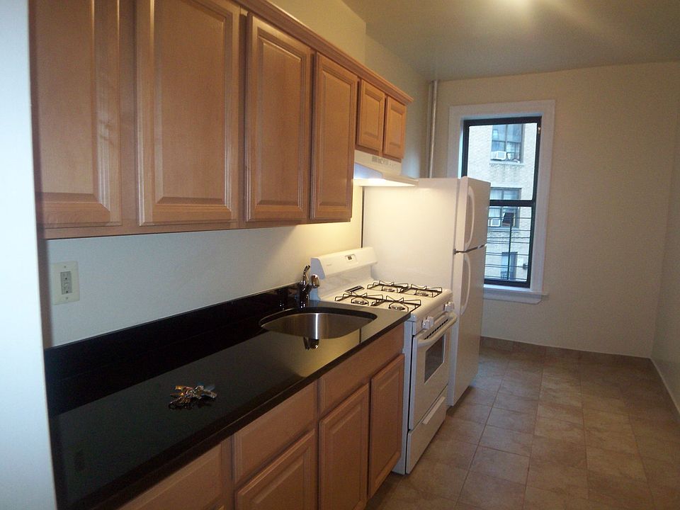 2nd image of 1503 Walton Ave APT 2B