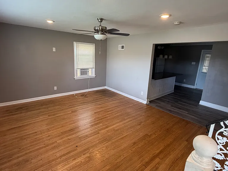 2517 Shannon Ave — Photo 2