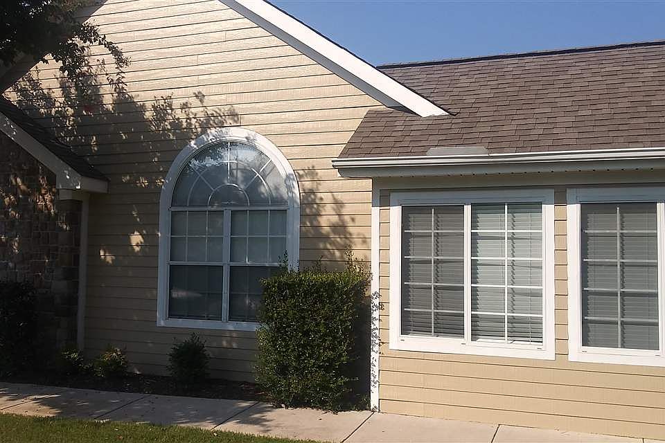 2nd image of 1072 Cathedral Cir