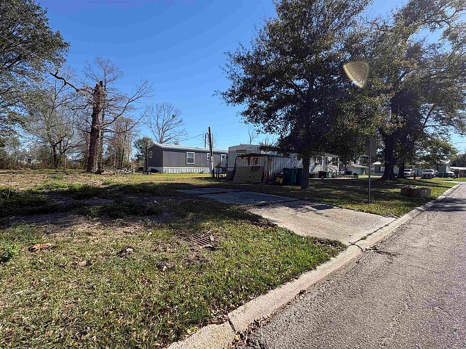 1st image of 818 Live Oak St