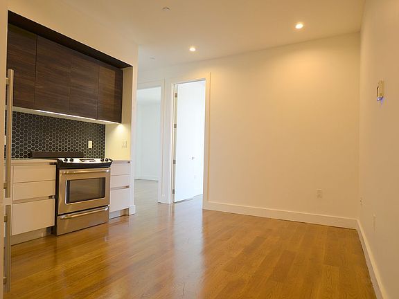 3rd image of 530 Midwood St APT 2H