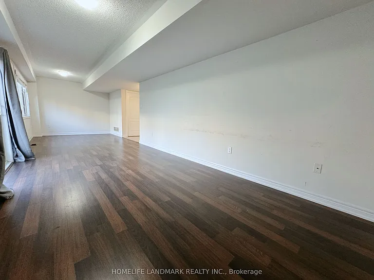 35 Hyacinth St — Photo 7