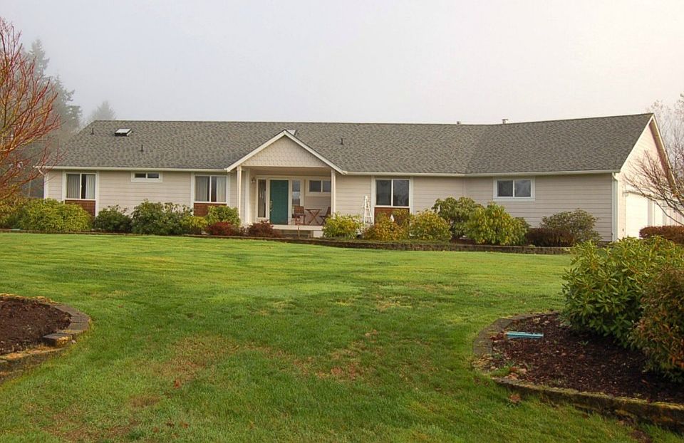 1st image of 3304 29th Ave NE