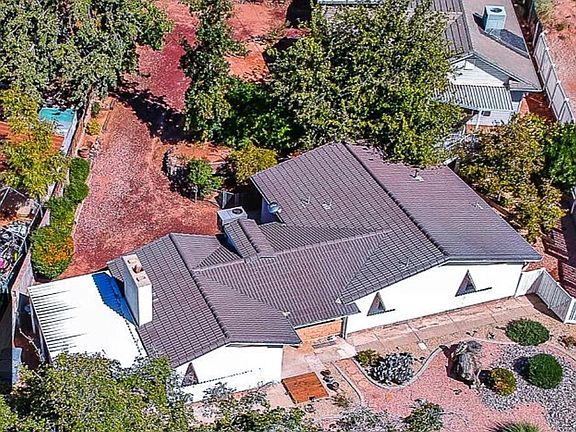 2nd image of 288 W Diagonal St