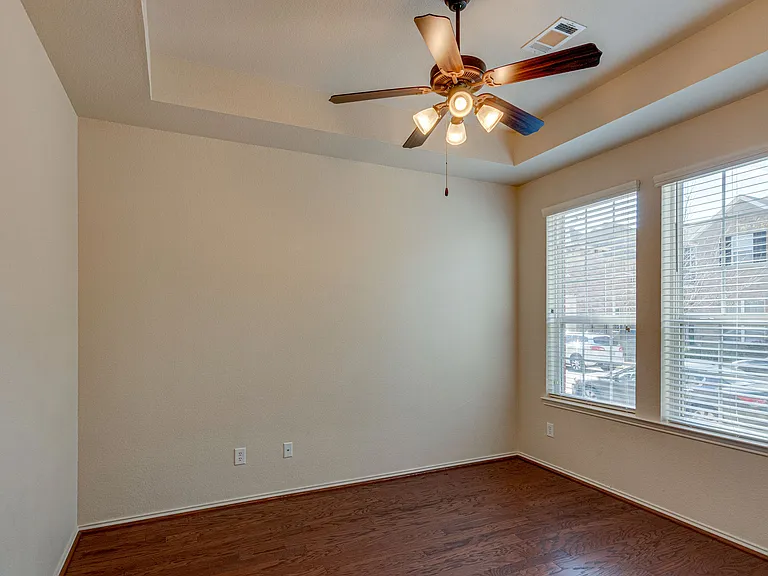 219 Knapford Sta — Photo 6