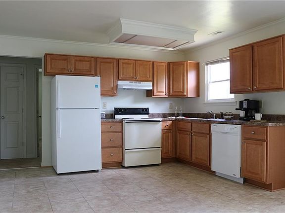 4th image of 3374 Woodburne Dr