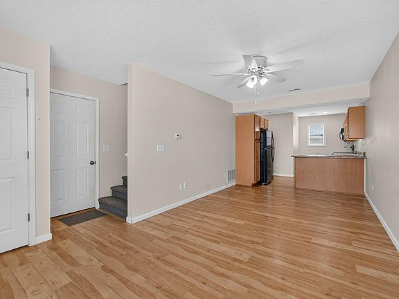 4th image of 518 Prairie Meadow Dr