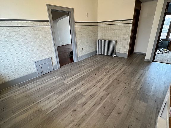 4th image of 28644 N Lake Dr #A