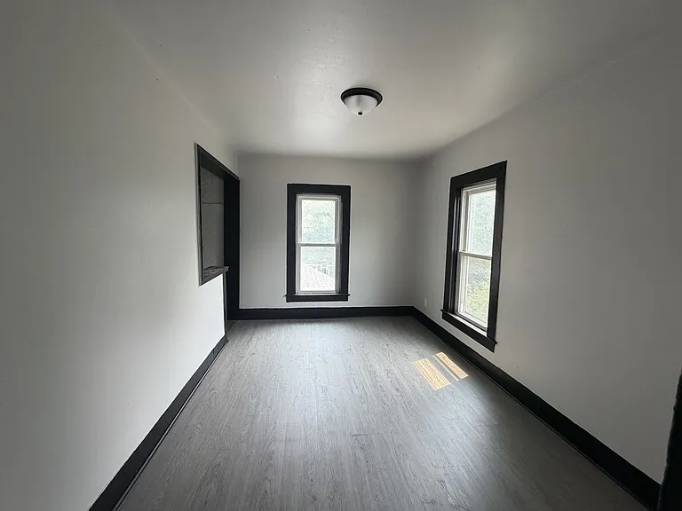 543 Erin St — Photo 8
