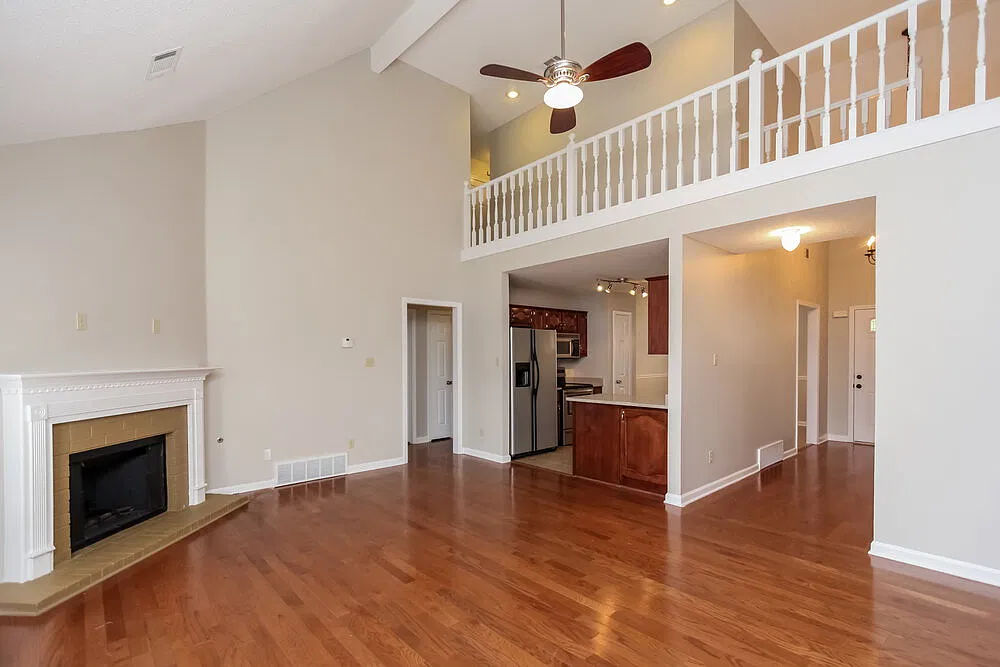 4 bed, 2.5 bath, 1974 sqft, $2,195 — Photo 3